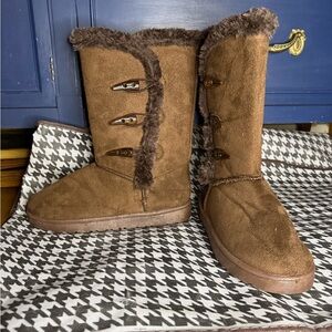 Warm Brown Winter Boots with Faux Fur